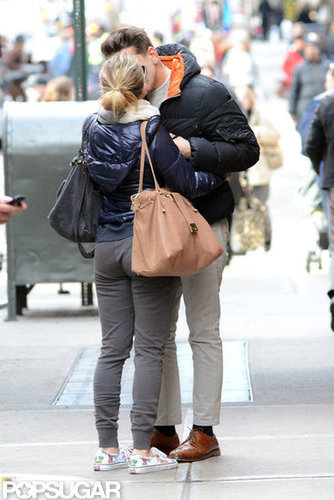 Scarlett Johansson kissed Romain Dauriac.
Scarlett Johansson kissed Romain Dauriac.