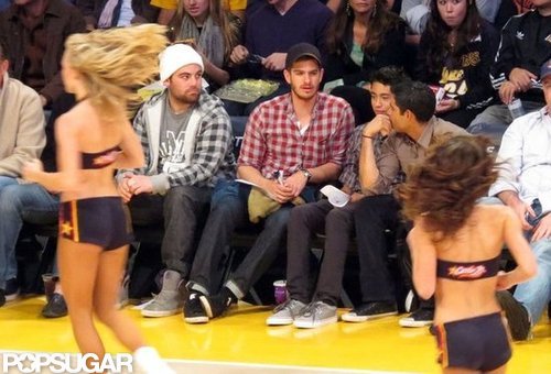 Andrew Garfield Snags a Courtside Seat at the Lakers Game Andrew Garfield Snags a Courtside Seat at the Lakers Game