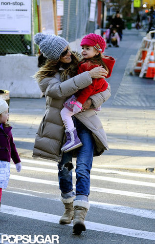 Sarah Jessica Parker carried Tabitha Broderick across the street.
Sarah Jessica Parker carried Tabitha Broderick across the street.