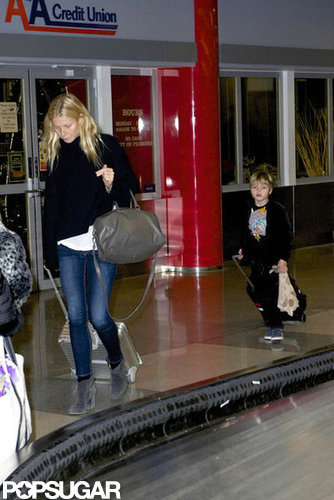 Gwyneth and Chris Bring the Kids to NYC For New Year's With Jay-Z Gwyneth and Chris Bring the Kids to NYC For New Year's With Jay-Z