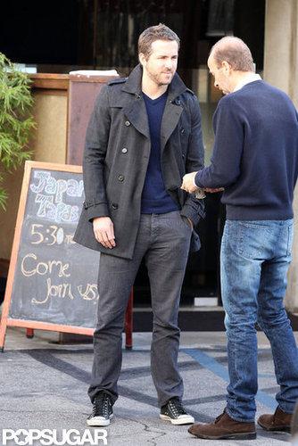 Ryan Reynolds Makes a Sexy Sushi Run in LA Ryan Reynolds Makes a Sexy Sushi Run in LA