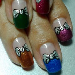 Impress Your Friends With This Gift Box Manicure Impress Your Friends With This Gift Box Manicure