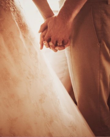 Blake Lively and Ryan Reynolds held hands on their wedding day.
Source: Guy Aroch/Martha Stewart Weddings
Blake Lively and Ryan Reynolds held hands on their wedding day.
Source: Guy Aroch/Martha Stewart Weddings