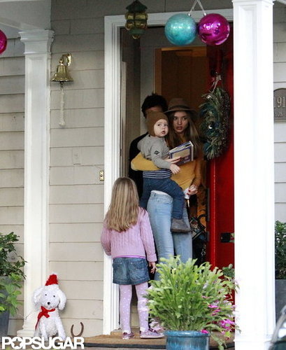 Miranda Kerr and Orlando Bloom Reunite in LA With Flynn Miranda Kerr and Orlando Bloom Reunite in LA With Flynn