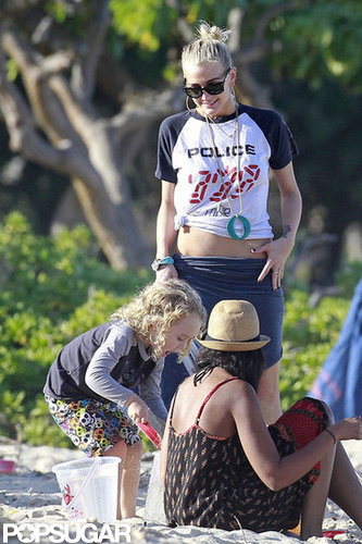 Ashlee Simpson and her son Bronx Wentz played with the sand in Hawaii.
Ashlee Simpson and her son Bronx Wentz played with the sand in Hawaii.