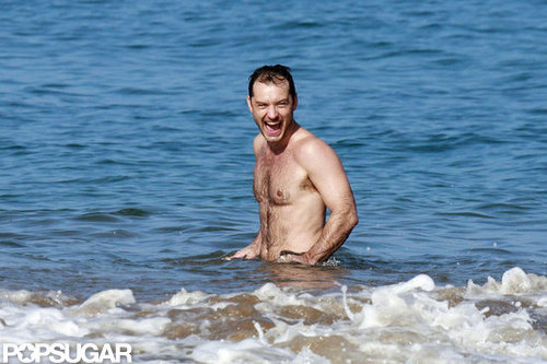 Jude Law went to Hawaii.
Jude Law went to Hawaii.