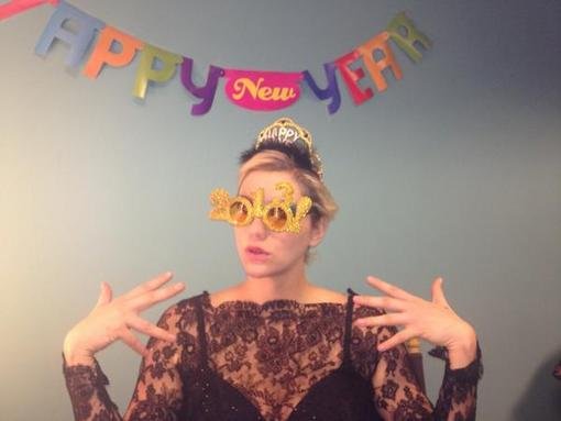 Ke$ha celebrated with "2013" glasses.
Source: Twitter user keshasuxx
Ke$ha celebrated with "2013" glasses.
Source: Twitter user keshasuxx