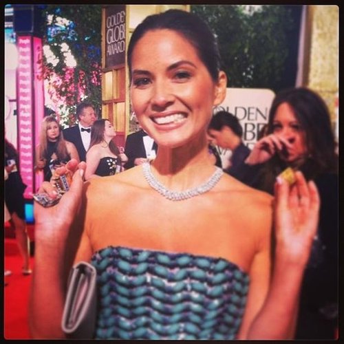 Olivia Munn kept chocolate in her clutch at the Globes.
Source: Twitter user InStyle
Olivia Munn kept chocolate in her clutch at the Globes.
Source: Twitter user InStyle