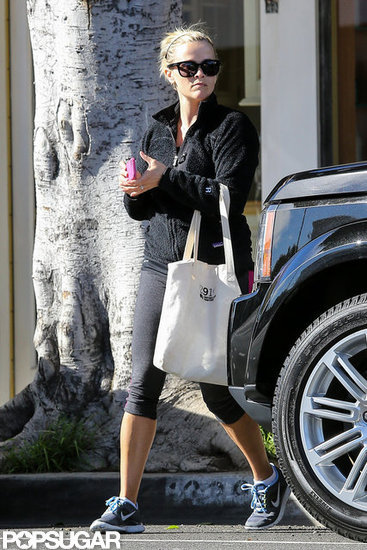 Reese Witherspoon carried a tote bag while leaving the gym.
Reese Witherspoon carried a tote bag while leaving the gym.