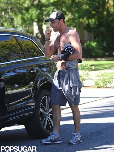 Naomi Watts and Shirtless Liev Spend Sunday With the Kids Naomi Watts and Shirtless Liev Spend Sunday With the Kids