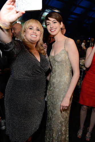 At the Critics' Choice Awards, Anne Hathaway posed for a photo with Rebel Wilson.
At the Critics' Choice Awards, Anne Hathaway posed for a photo with Rebel Wilson.