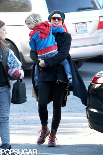 Gwen Stefani took Zuma Rossdale to school.
Gwen Stefani took Zuma Rossdale to school.