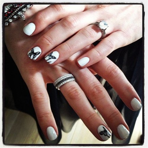 Anne Hathaway's SAG Award nails were done by Tom Bachik and were adorned with little butterflies.
Source: Instagram user tombachik
Anne Hathaway's SAG Award nails were done by Tom Bachik and were adorned with little butterflies.
Source: Instagram user tombachik