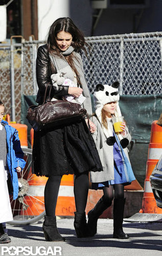 Katie Holmes walked with Suri Cruise through NYC.
Katie Holmes walked with Suri Cruise through NYC.