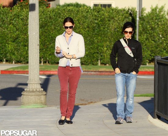 Jennifer Garner paired her maroon pants with a cardigan to visit an LA park with Violet Affleck.
Jennifer Garner paired her maroon pants with a cardigan to visit an LA park with Violet Affleck.