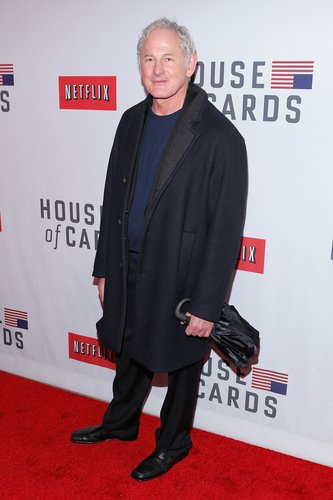Victor Garber carried an umbrella on the red carpet in NYC.
Victor Garber carried an umbrella on the red carpet in NYC.