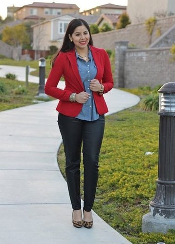 Congrats, lilbitsofpau! Office-ready in red.
Congrats, lilbitsofpau! Office-ready in red.