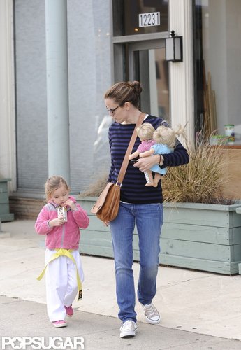 Jennifer Garner and Seraphina Affleck Do Breakfast Then Karate Jennifer Garner and Seraphina Affleck Do Breakfast Then Karate