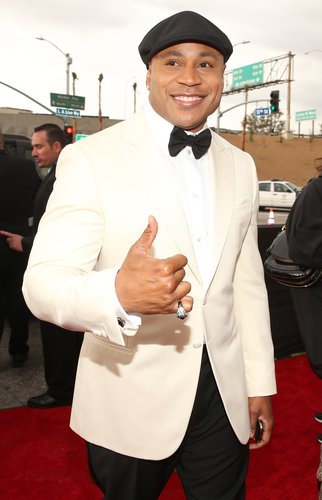 LL Cool J gave a thumbs-up on the red carpet.
LL Cool J gave a thumbs-up on the red carpet.