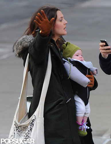 Drew Barrymore held onto Olive during an NYC outing.
Drew Barrymore held onto Olive during an NYC outing.