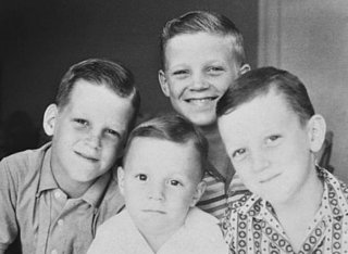 Amazing Family Then-and-Now Photos