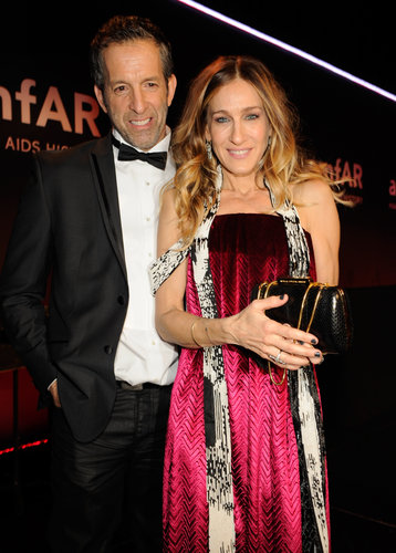 Sarah Jessica Parker Steps Out in Hot Pink to Honor a Friend For amfAR Sarah Jessica Parker Steps Out in Hot Pink to Honor a Friend For amfAR