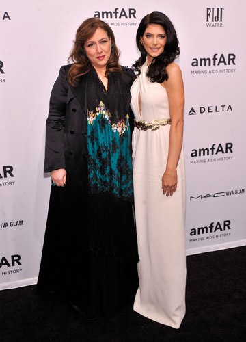 Lorraine Schwartz and Ashley Greene smiled for photos at Wednesday's amfAR Gala in NYC.
Lorraine Schwartz and Ashley Greene smiled for photos at Wednesday's amfAR Gala in NYC.