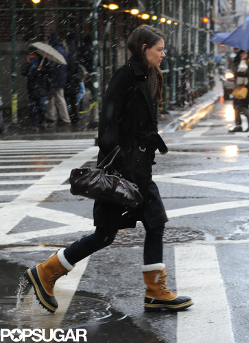 Katie Holmes Breaks From FW as NYC Braces For a Blizzard Katie Holmes Breaks From FW as NYC Braces For a Blizzard