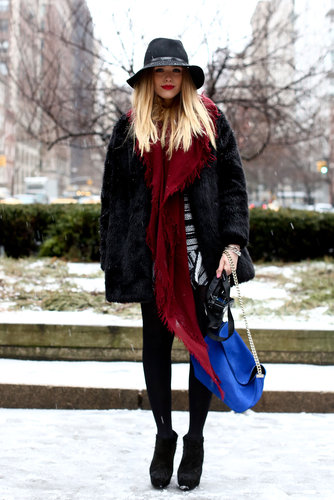 All about the accessories — a brilliant scarf and bold bag made the perfect duo.
All about the accessories — a brilliant scarf and bold bag made the perfect duo.