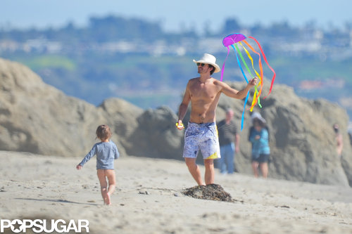 Bikini-Clad Miranda Kerr Hits the Beach With Flynn and Shirtless Orlando! Bikini-Clad Miranda Kerr Hits the Beach With Flynn and Shirtless Orlando!