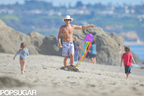 Bikini-Clad Miranda Kerr Hits the Beach With Flynn and Shirtless Orlando! Bikini-Clad Miranda Kerr Hits the Beach With Flynn and Shirtless Orlando!