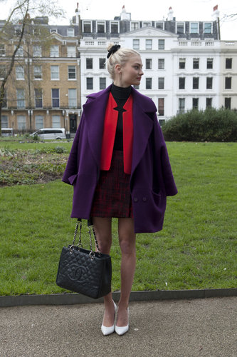 Colorblocking in ultrafemme hues gave this look a definitively girlie twist.
Colorblocking in ultrafemme hues gave this look a definitively girlie twist.