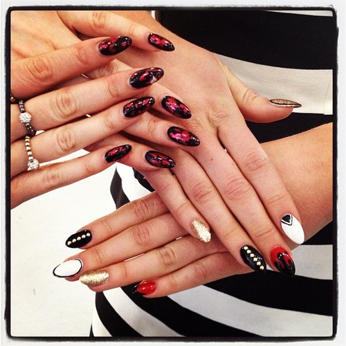 These Catherine Malandrino nails are exactly what we imagine our Valentine's Day manis to look like.
These Catherine Malandrino nails are exactly what we imagine our Valentine's Day manis to look like.