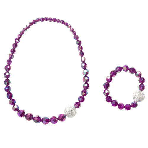For a kid-friendly bead option, go with this simple purple beaded necklace and bracelet ($4).
For a kid-friendly bead option, go with this simple purple beaded necklace and bracelet ($4).