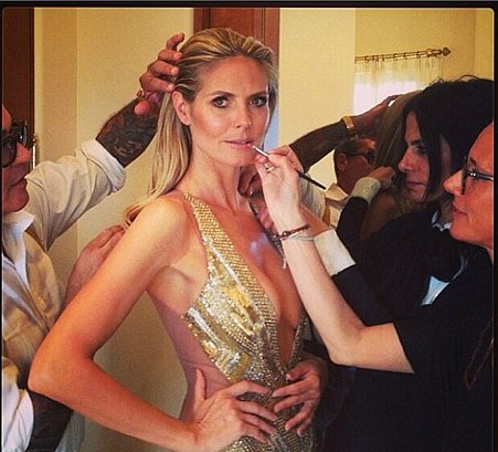Before she hit the red carpet, Heidi Klum's team put on the finishing touches.
Source: Instagram user hugogloss
Before she hit the red carpet, Heidi Klum's team put on the finishing touches.
Source: Instagram user hugogloss