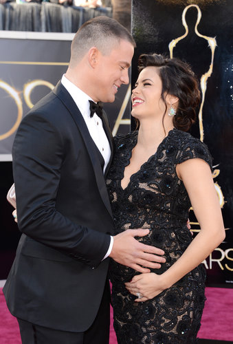 Channing Tatum and his pregnant wife, Jenna Dewan, shared a sweet moment on their way into the Oscars.
Channing Tatum and his pregnant wife, Jenna Dewan, shared a sweet moment on their way into the Oscars.