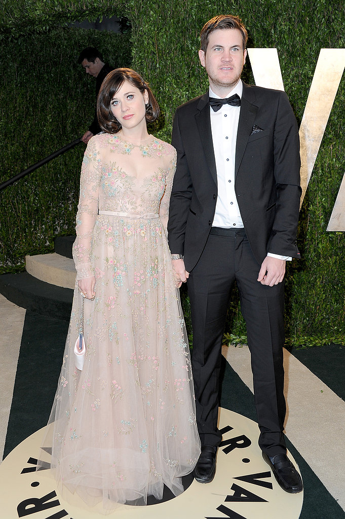 Zooey Deschanel and her boyfriend, Jamie Linden, arrived at the Vanity Fair Oscar party on Sunday night.
Zooey Deschanel and her boyfriend, Jamie Linden, arrived at the Vanity Fair Oscar party on Sunday night.
