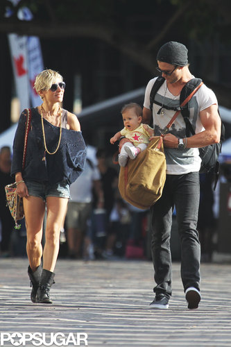 Chris Hemsworth and Elsa Pataky Stroll in Sydney With Baby India Chris Hemsworth and Elsa Pataky Stroll in Sydney With Baby India
