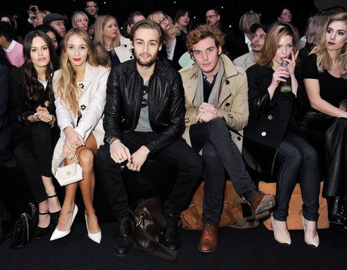 On Sunday, Douglas Booth and Sam Claflin sat front row at the Mulberry Autumn/Winter 2013 fashion show while flanked by British beauties.
On Sunday, Douglas Booth and Sam Claflin sat front row at the Mulberry Autumn/Winter 2013 fashion show while flanked by British beauties.