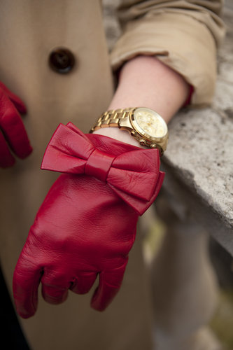 A closer look at the adorable red leather bow gloves.
A closer look at the adorable red leather bow gloves.