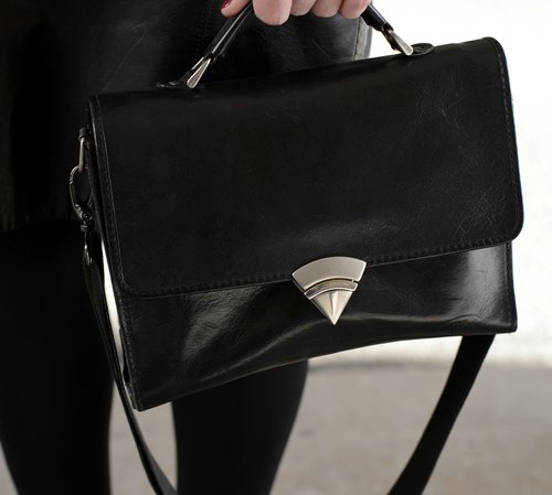 Sometimes all black is the sleekest choice — especially when it looks like this.
Sometimes all black is the sleekest choice — especially when it looks like this.