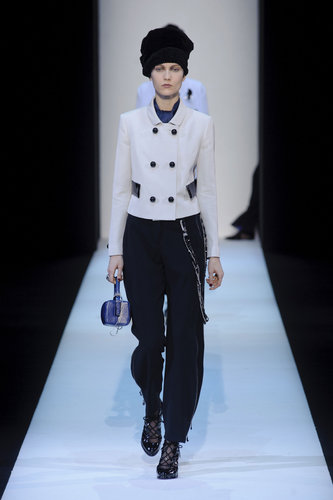 Giorgio Armani Fall 2013
Giorgio Armani Fall 2013