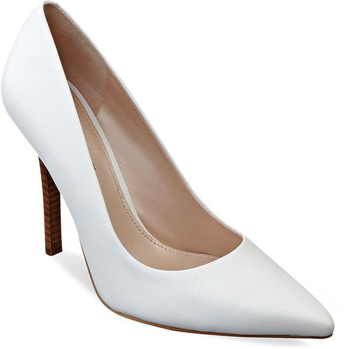 GUESS Women's Shoes, Neodan Pumps