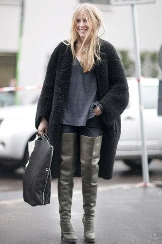 It was all about the boots – well, and that coat — in this high-impact look.
It was all about the boots – well, and that coat — in this high-impact look.
