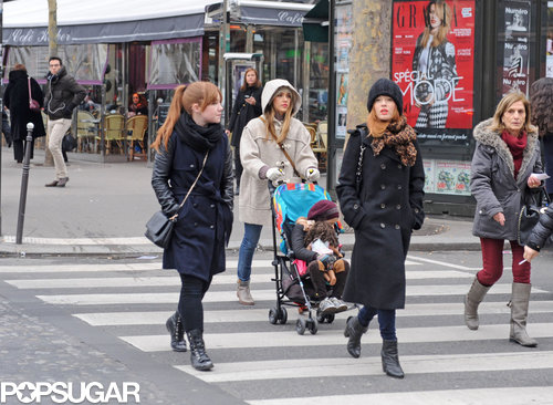 Jessica Alba and Honor Strike a Sweet Pose in Paris Jessica Alba and Honor Strike a Sweet Pose in Paris
