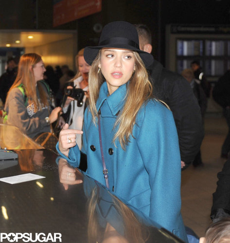 Jessica Alba and Honor Strike a Sweet Pose in Paris Jessica Alba and Honor Strike a Sweet Pose in Paris