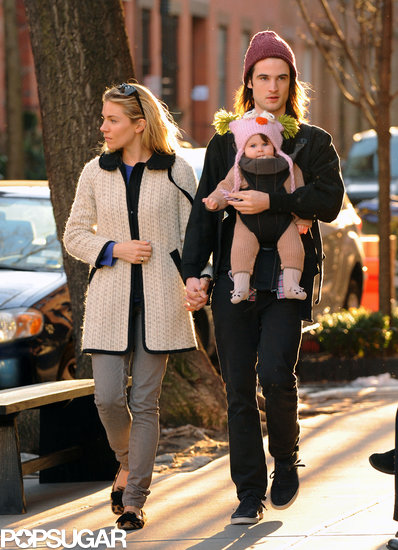Sienna Miller and Tom Sturridge Have a Beautiful NYC Day With Marlowe Sienna Miller and Tom Sturridge Have a Beautiful NYC Day With Marlowe