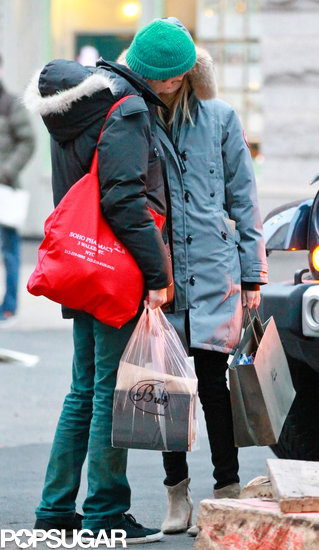Andrew Garfield gave Emma Stone a kiss.
Andrew Garfield gave Emma Stone a kiss.