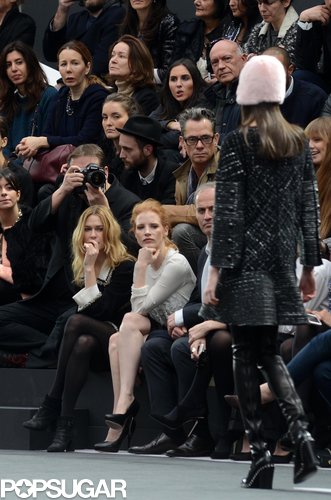 Jessica Chastain admired the clothes.
Jessica Chastain admired the clothes.