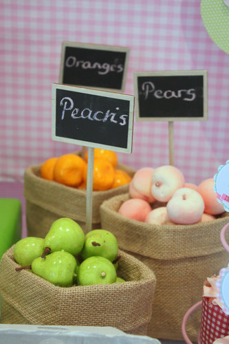 Farm Fruit Cake Pops Farm Fruit Cake Pops